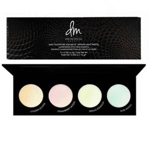 Danessa Myricks Beauty Mini Lightwork Volume III Infinite Light Palette